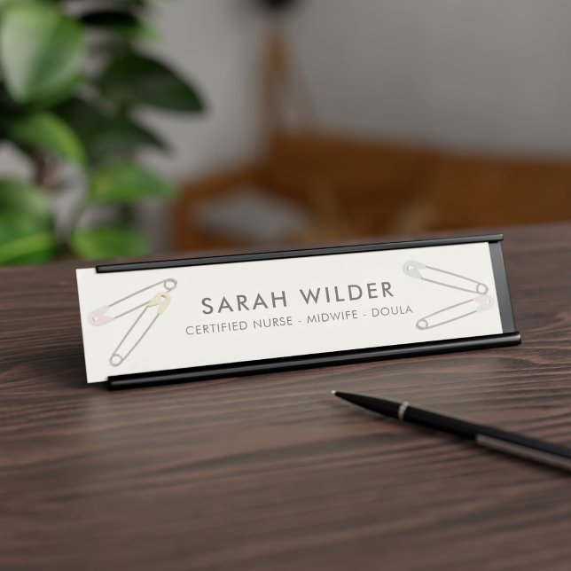Plaque de nom de bureau pour infirmière sage-femme (Add your name and position to this diaper pin desk nameplate)