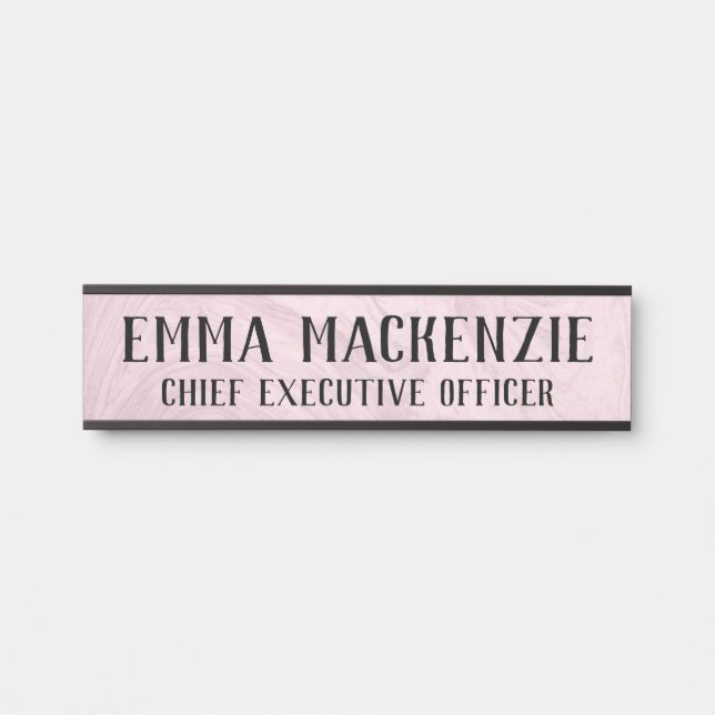 Plaque de nom de porte suspendue en marbre rose (Devant)