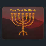 Plaque De Porte Menorah de Moshe<br><div class="desc">Une représentation de la menorah à sept branches (chandelabra) faite par les Israélites après l'Exode d'Egypte. Personnalisez en ajoutant votre propre texte. Dans la Torah Moshe Rabbenu est dit : "Vous ferez une Menorah d'or pur, battu, la Menorah sera faite, sa base, sa branche, ses gobelets, ses boutons, et ses...</div>