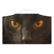 Prenez garde ! Voici venir le chat noir