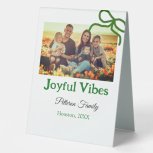 Plaque De Table Arc vert joyeuse Vibes ajouter le nom de la photo