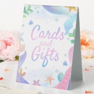 Plaque De Table Cartes et cadeaux d'anniversaire de sirène sous la
