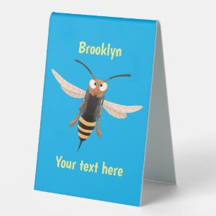 Plaque De Table Drôle dessin animé de guêpe à cornet en colère