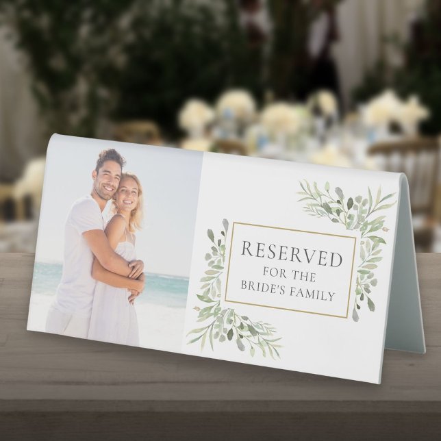 Plaque De Table Élégante Photo de Mariage Réservée avec Verdure (Elegant Greenery Photo Wedding Reserved Table Tent Sign)
