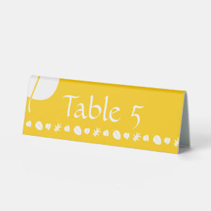 Plaque De Table Feuilles automnales dans la tente de table jaune