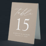 Plaque De Table Numéro de table du Mariage moderne Taupe<br><div class="desc">Des panneaux de tente à numéro de table minimaliste et tendance mariage avec des lettres modernes blanches et "Table" dans un script de calligraphie moderne. Le design est composé d'un arrière - plan taupe ou d'une couleur de votre choix. Le dessin se répète à l'arrière. Pour commander les panneaux de...</div>