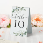 Plaque De Table Réception de mariage Eucalyptus Numéro de table<br><div class="desc">Cette élégante carte à table d'eucalyptus fait partie d'une suite mariage coordonnée qui est disponible dans notre magasin. **VEUILLEZ LIRE AVANT DE COMMANDER** Si vous modifiez la forme ou la taille ou choisissez un autre produit et que le design est recadré de quelque façon que ce soit ou ne semble...</div>