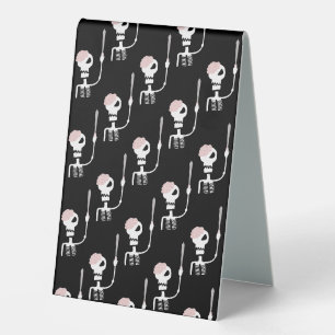 Plaque De Table squelette d'Halloween avec une épée