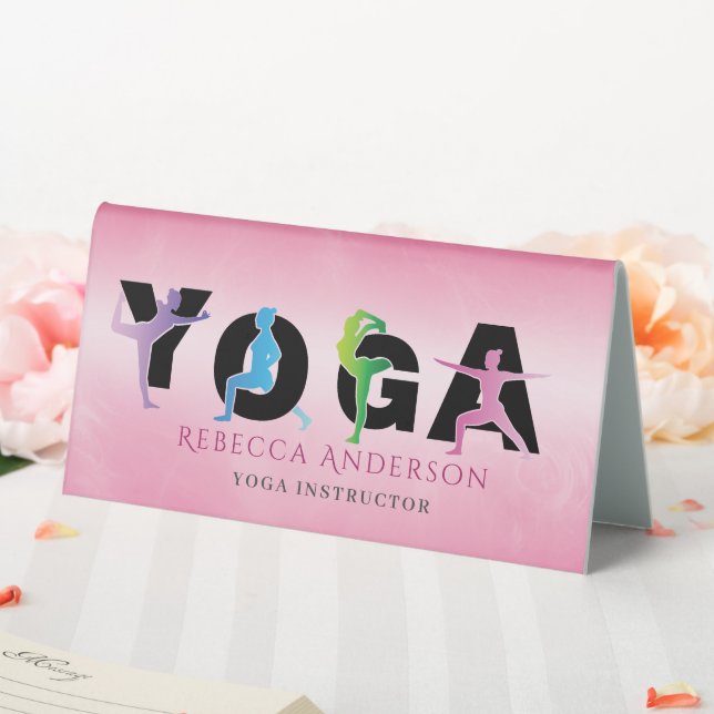 Plaque De Table Style d'instructeur de yoga rose moderne (In SItu (Mariage))