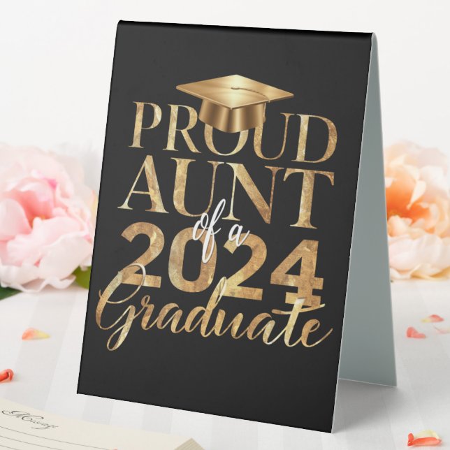 Plaque De Table Tante fière d'une promotion de diplômés de 2024 (In SItu (Mariage))