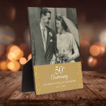 Plaque Photo 50e anniversaire du Mariage Golden Love Hearts Pho<br><div class="desc">Un magnifique 50ème anniversaire de mariage d'or garsaké avec des coeurs d'amour d'or confetti. Personnalisez-vous avec une photo mariage spéciale et des détails d'anniversaire dans la typographie classique. Conçu par Thisisnotme©</div>
