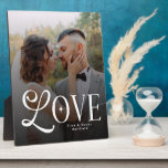 Plaque Photo Amour Moderne Initiale de Couple de Photo de Maria<br><div class="desc">Célébrez votre amour de manière moderne et élégante avec cette plaque de monogramme personnalisée pour couple, Modern Love Custom Wedding Photo Couples Monogram Plaque — un souvenir personnalisé conçu pour mettre en valeur votre moment le plus précieux. Associant votre photo de couple préférée à un monogramme élégant et épuré, cette...</div>