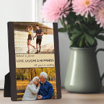 Plaque Photo Amour Rire Bonheur Couples Anniversaire Photo<br><div class="desc">Plaque photo de l'anniversaire du mariage personnalisée. Le design est parfait pour n'importe quel anniversaire car le modèle est mis en place pour vous ajouter le nombre d'années approprié. Le modèle photo est prêt pour vous à télécharger deux de vos photos préférées, qui sont affichées au format paysage. Le texte...</div>