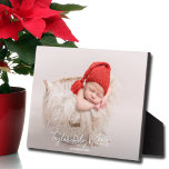 Plaque Photo Bébé Tablette photo sans cadre Pâte Retour<br><div class="desc">Plaque tabletop avec chevalet intégré avec photo, nom et informations de naissance de votre nouveau-né préféré mis directement sur le panneau du carton pour une image étonnamment nette avec une surface nettoyée facile à essuyer. Idéal comme cadeau ou pour afficher votre photo préférée chez vous. CONSEIL : Si vous utilisez...</div>
