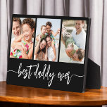 Plaque Photo Best Daddy Ever - Fête des pères Photo Collage<br><div class="desc">Célébrez votre père avec la Fête des pères "Best Daddy Ever" Photo Collage Plaque, un hommage sincère à l'homme qui signifie le monde pour vous. Cette plaque magnifiquement conçue présente un collage photo de haute qualité et personnalisable, vous permettant de présenter des souvenirs et des moments spéciaux. Le collage est...</div>