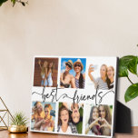 Plaque Photo Best Friends Bestie Photo Collage Script tendance<br><div class="desc">Customisez notre Meilleur Collage photo Bestie pour un cadeau parfait à votre meilleur ami pour toujours. Célébrez-vous et votre beffroi avec cette photo keepsar, un cadeau parfait pour n'importe quel moment de l'année! Design dispose de 6 modèle photo avec une belle police de script, tendance, manuscrite, qui dit "meilleurs amis",...</div>