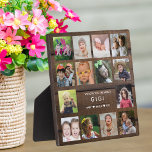 Plaque Photo Bois foncé We Love You Gigi 14 Photo Collage<br><div class="desc">Créez votre propre plaque de collage photo avec 14 de vos photos préférées sur un arrière - plan de texture de bois pour un cadeau de conservation unique pour grand-mère. Personnalisez avec des noms de petits-enfants et nous vous aimons le message le plus Gigi.</div>