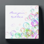 Plaque Photo Bulles de savon<br><div class="desc">Si vous avez une affaire liée aux enfants, ou si vous faites du savon parfumé, ou si vous aimez simplement les bulles de savon, c'est le design pour vous. C'est une illustration joyeuse et dynamique de bulles de savon avec toutes les couleurs de l'arc-en-ciel flottant dans l'air. Choisissez ces bulles...</div>