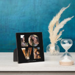 Plaque Photo Coupe Collage photo d'amour moderne personnalisée<br><div class="desc">CHAQUE JOUR JE T'AIME PLUS. Grand cadeau pour la Saint-Valentin,  les Anniversaires ou pour les jeunes mariés : Cette plaque photo moderne est facile à customiser avec vos 4 photos préférées à l'intérieur de la conception minimaliste LOVE découpée typographie.Le texte en dessous du mot LOVE peut être personnalisé.</div>