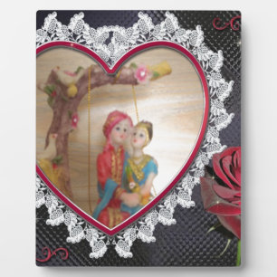Plaque Photo Couple asiatique de mariage sur une balançoire en