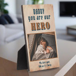 Plaque Photo Daddy Hero Aquarelle Fête du Père Photo de famille<br><div class="desc">Daddy Hero Aquarelle Fête du Père Plaque photo de famille. De la fille ou du fils au héros spécial dans leur vie. Ajoutez votre photo et votre nom. Tu peux changer papa, papa, papa, pap, ... L'arrière - plan est d'aquarelle orange vif. Un cadeau parfait et un cadeau de fête...</div>