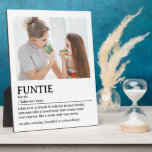 Plaque Photo Devis de définition de fonction personnalisée<br><div class="desc">Cette définition de citation de Funtie est la façon parfaite de célébrer le lien spécial que votre soeur partage avec votre enfant en tant que "Tante Amusante". Cette conception est quelque chose qui non seulement illumine son espace mais capture aussi la joie et l'amour uniques qu'elle apporte à votre famille....</div>