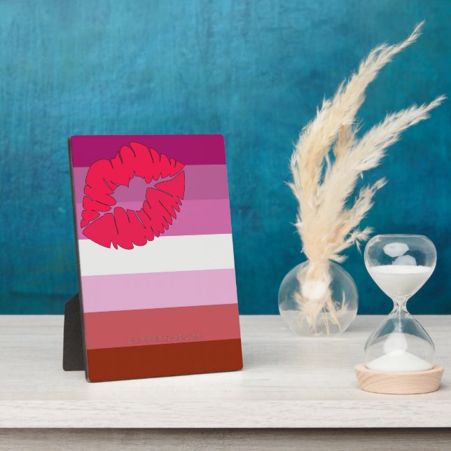 Plaque Photo Drapeau de fierté lesbienne au rouge à lèvres Slip (Côté)