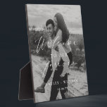 Plaque Photo Ellesmere Bienvenue à notre mariage pour toujours<br><div class="desc">Ajoutez la touche finale à votre mariage avec ce panneau de bienvenue de mariage personnalisé avec photo. Personnalisez le panneau de bienvenue avec votre propre photo. Le panneau présente un design minimaliste avec un titre en calligraphie script. Le titre script est une image qui ne peut pas être modifiée. Tout...</div>