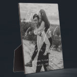 Plaque Photo Ellesmere Ensemble Est Un Endroit Magnifique Bienv<br><div class="desc">Ajoutez la touche finale à votre mariage avec ce panneau de bienvenue de mariage personnalisé avec photo. Personnalisez le panneau de bienvenue avec votre propre photo. Le panneau présente un design minimaliste avec un titre en calligraphie script. Le titre script est une image qui ne peut pas être modifiée. Tout...</div>