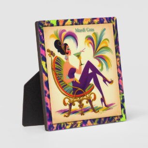 Plaque Photo Femme de Mardi Gras du milieu du siècle avec un Ma