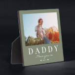 Plaque Photo Fête des pères DADDY moderne mignonne Texte person<br><div class="desc">Un cadeau moderne et personnalisé pour la Fête des pères avec votre photo préférée de papa et enfant - votre message personnalisé en script ci-dessous ainsi que votre nom. Montre-lui combien il est aimé !</div>