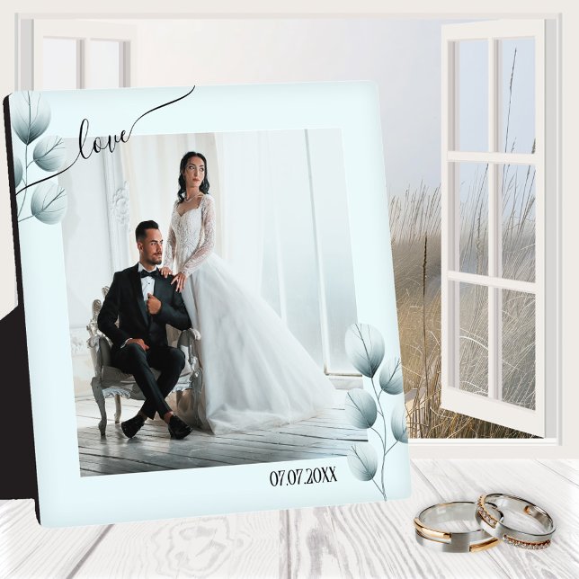 Plaque photo Feuille en bleu poussiéreux avec Ease (Elegant dusty blue photo frame plaque with easel featuring your wedding photo with stylized leaves)