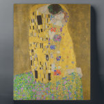 Plaque Photo Gustav Klimt "Le Baiser"<br><div class="desc">Chef-d'oeuvre de Gustav Klimt : "The Kiss". "The Kiss", créé par le peintre autrichien Gustav Klimt. Il est considéré comme son oeuvre la plus célèbre. Il le peignit entre 1907 et 1908, point culminant de sa "période d'or", lorsqu'il peignit un certain nombre d'oeuvres utilisant la feuille d'or. L'Autriche considère le...</div>