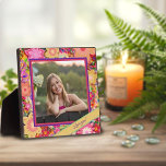 Plaque Photo Joli rose floral photo Customisé message d'amour<br><div class="desc">Plaque de message photo à la mode Pretty Floral Easel - jolie, fantaisie et élégante oeuvre d'art créée pour inspirer et élever. Un joli design floral coloré ajoute quelques touches positives à votre quotidien. Ces plaques de chevalet photo personnalisées amusantes font de grands cadeaux inspirants pour la famille, les amis,...</div>
