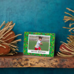 Plaque Photo Joueur entraîneur de football drapeau Personnalisé<br><div class="desc">Célébrez votre joueur de football favori ou créez un cadeau personnalisé pour votre entraîneur de football de drapeau lorsque vous customisez cette plaque avec votre propre photo et votre propre message personnalisé. Votre image et votre texte s'affichent contre un arrière - plan de footballs et de ceintures de drapeau colorées....</div>