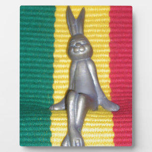 Plaque Photo Lapin aux couleurs Rasta : une touche de Groovy