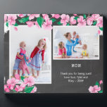 Plaque Photo Maman Chalkboard et Cherry Blossom 2 Photo<br><div class="desc">Plaque photo florale à personnaliser pour votre maman. Le modèle photo est configuré pour vous permettre d'ajouter deux de vos photos de famille préférées et, vous pouvez également ajouter votre message personnalisé et/ou votre ou vos nom(s). Le design présente une fleur de cerisier rose sur un arrière - plan en...</div>