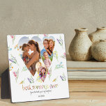 Plaque Photo Maman Typographie Fleur sauvage Art 4 Heart Photo<br><div class="desc">Créez votre propre plaque photo pour la meilleure maman jamais avec 4 photos en forme de coeur, de jolis fleurs sauvages, votre texte personnalisé et l'art typographique unique. Le modèle photo est prêt pour vous d'ajouter vos propres photos, qui sont exposés dans les formes du coeur et entouré de jolis...</div>