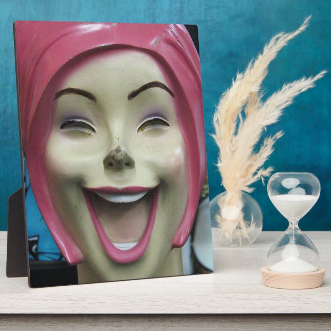Plaque Photo Mannequin fou de rire ~ Uncanny Valley Girl (Côté)