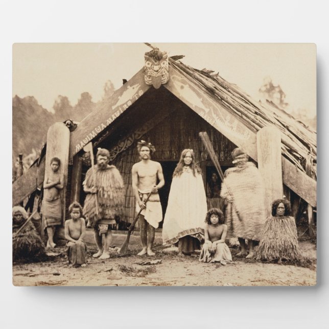 Plaque Photo Maori Family, New Zealand, c.1880s (albumen print) (Devant)