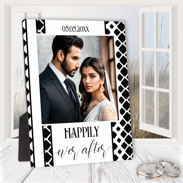 Plaque photo Mariage en noir et blanc (Wedding photo plaque featuring your photo on an elegant black and white design with a script text)