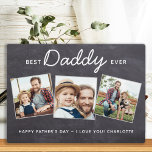 Plaque Photo Meilleur DADDY Jamais Personnalisé 3 Fête des père<br><div class="desc">Surprise papa cette fête des pères avec une plaque photo personnalisée 3. "Best DADDy Ever" Personnalisez cette plaque de papa avec photos, message et nom favoris. Visitez notre collection pour les meilleurs cadeaux de fête des pères papa et cadeaux de papa personnalisés. DROIT D'AUTEUR © 2020 Judy Burrows, Black Dog...</div>