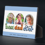 Plaque Photo Meilleur Papa Jamais Rétro Texte 3 Photos<br><div class="desc">Cette plaque est un merveilleux cadeau pour papa ! Le design comprend trois photos voûtées avec le texte rétro "meilleur papa jamais". Personnalisez avec le nom des enfants.</div>