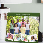 Plaque Photo Meilleure famille jamais - Custom Photo Collage Ve<br><div class="desc">Gardez votre famille proche avec cette belle plaque photo style chevalet. Le modèle pour est configuré pour vous permettre d'ajouter 5 de vos photos préférées. La photo principale sera utilisée comme arrière - plan et les 4 photos restantes seront disposées dans une bande photo en zigzag le long du fond....</div>