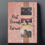 Plaque Photo Meilleurs amis Monogramme Photo Rose Gold<br><div class="desc">Cette conception peut être personnalisée dans la zone fournie en modifiant la photo et/ou le texte. Vous pouvez également le customiser en cliquant sur Personnaliser ce Modèle, puis en choisissant l'option cliquer pour customiser et supprimer ou modifier la couleur de l'arrière - plan, ajouter du texte, modifier la couleur ou...</div>