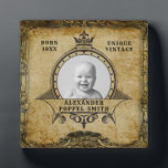 Plaque Photo Modèle photo Vintage personnalisé 80e anniversaire<br><div class="desc">Vintage antiquité en détresse style jalon 80e anniversaire plaque photo. Un cadeau d'anniversaire élégant personnalisé. Conçu pour correspondre au tournage 80 papier d'emballage, cadeaux et fournitures de fête. Insérez votre propre photo. Modèle fourni si facilement personnalisé. Notez que la photo sera les mêmes couleurs que vous utilisez. Le design est...</div>