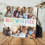 Plaque Photo Modern Rainbow Best Mom Ever Photo Collage<br><div class="desc">Meilleure Maman Jamais ! Un cadeau d'anniversaire, de Fête des Mères ou de Fête des Mères bien pensé et moderne : Une plaque de collage photo Instagram tendance avec votre message personnalisé et/ou vos noms. La typographie pastel à l'arc-en-ciel sur fond d'ivoire doux en fait un souvenir joyeux et élégant...</div>