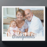 Plaque photo modifiable du grand-parent le plus ai<br><div class="desc">Plaque photo moderne pour les grands-parents les plus aimés. Le modèle photo est configuré pour que vous puissiez ajouter votre photo préférée, qui est affichée en format paysage. Le libellé est entièrement modifiable et se lit actuellement "Les grands-parents les plus aimés" et vous pouvez facilement modifier ceci à seulement grand-mère...</div>