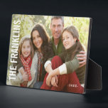 Plaque Photo Notre cadre photo personnalisé de famille<br><div class="desc">Personnalisez simplement votre texte et vos photos et créez un cadeau unique pour vous-même ou pour quelqu'un que vous aimez ! La couleur Arrière - plan peut être changée en n'importe quelle couleur de votre choix !</div>