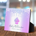 Plaque Photo Purple Cupcake Parties scintillant Drivers boulang<br><div class="desc">Présentez-vous à vos clients, avec cette plaque arrière élégante, sophistiquée, simple et moderne de marque de commerce personnalisé. Un cupcake vert brillant, rose violet, une typographie manuscrite et des gouttes de parties scintillant superposent un arrière - plan faux métallique bleu foncé. Personnalisez avec votre nom complet et/ou votre entreprise. Disponible...</div>